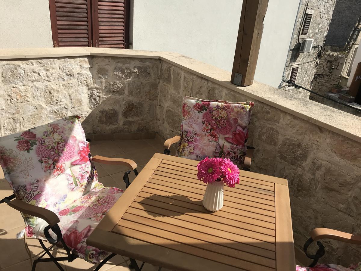 Apartman Toni Tribalj Екстериор снимка